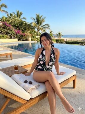 Cupshe Floral One Piece Swimsuit size M NWT